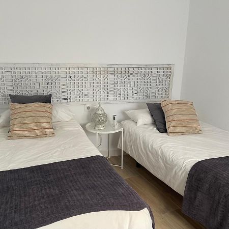 Apartamentos La Higuera 1 Rota Bagian luar foto